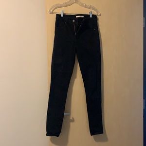 Levi’s 721 High-Rise Skinny Black Jeans